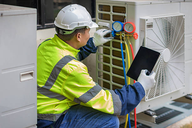 Professional Hvac technician working in Hillsborough, CA